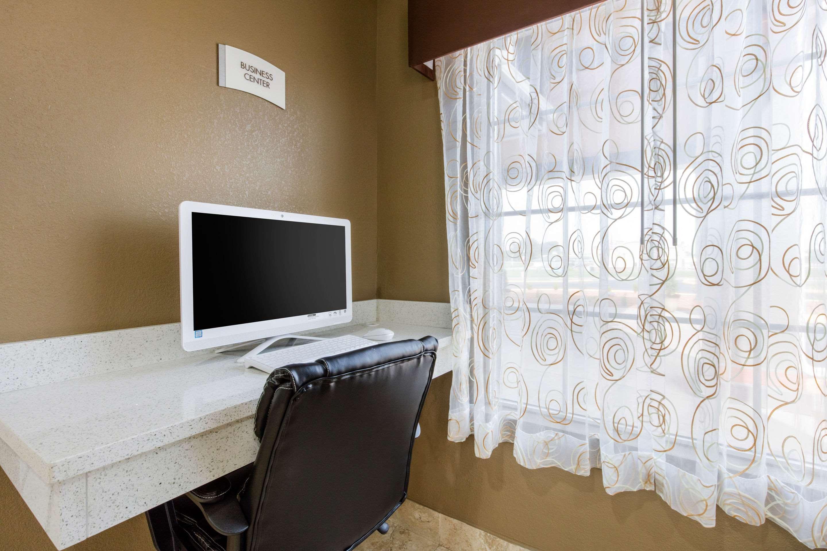 Quality Inn Cadiz Exterior photo