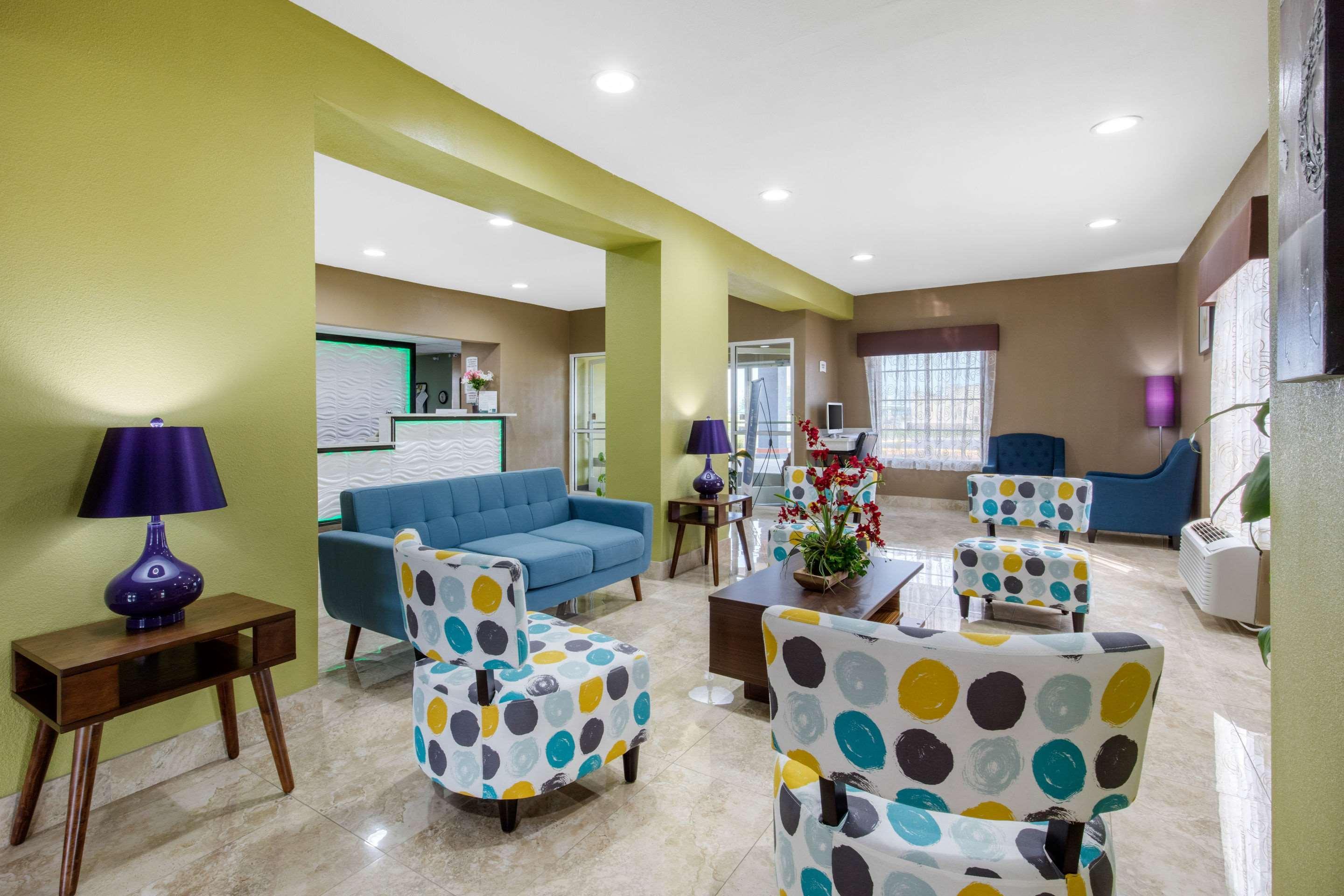 Quality Inn Cadiz Exterior photo