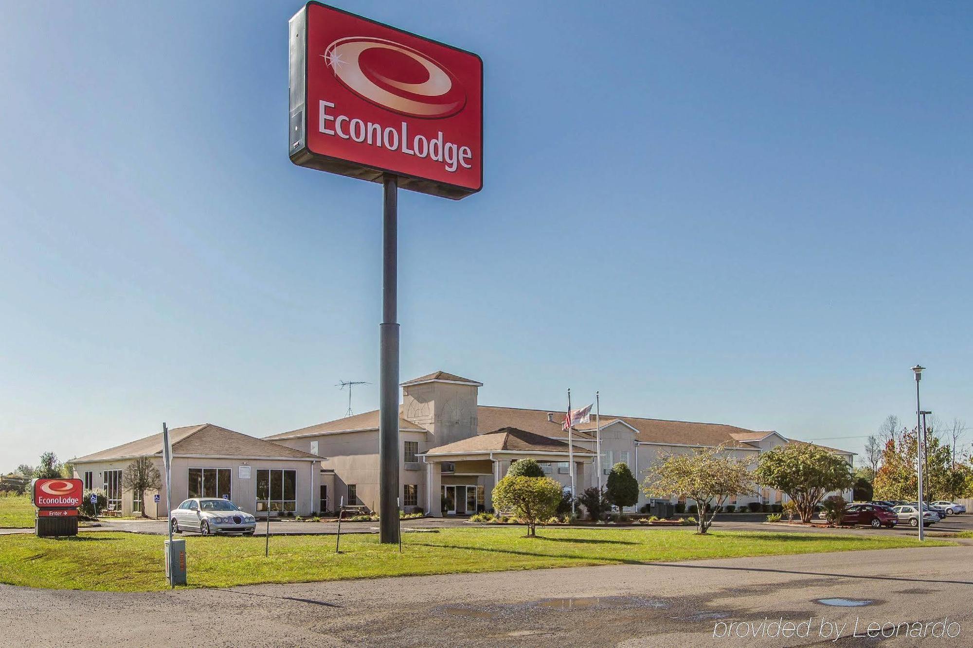 Quality Inn Cadiz Exterior photo