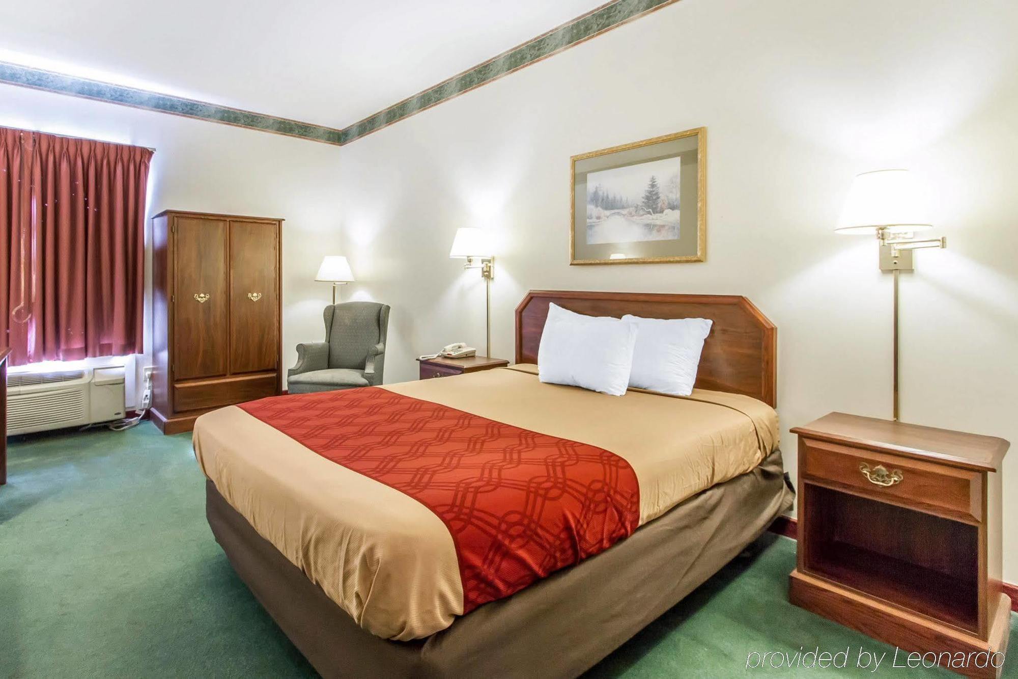 Quality Inn Cadiz Exterior photo
